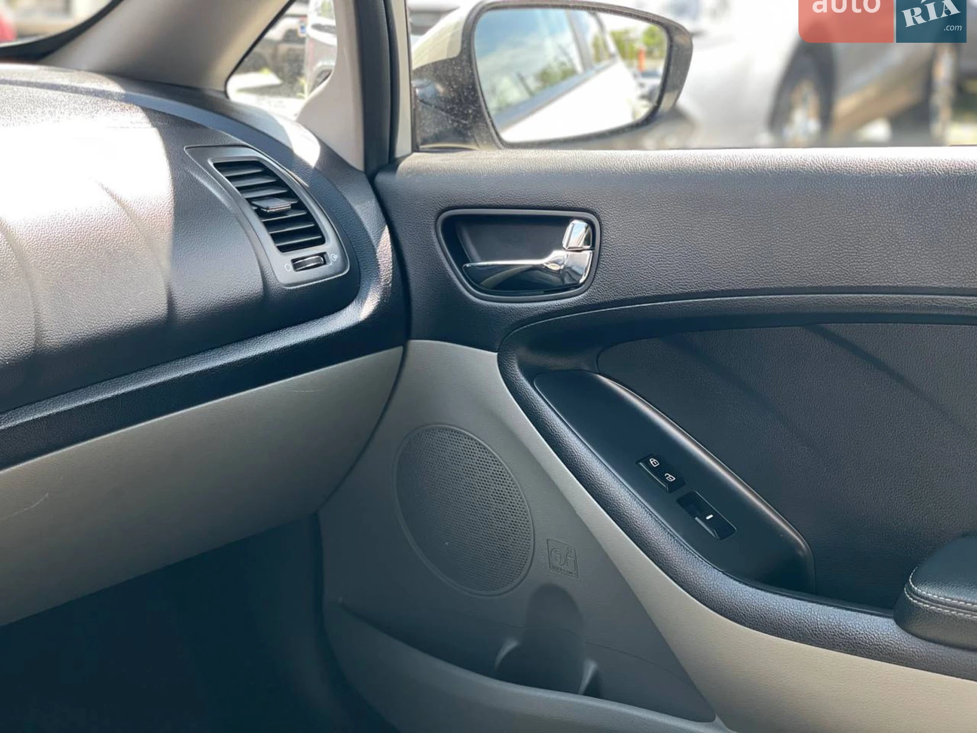 2015 Kia Forte - мініатюра 24