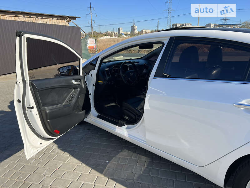 Седан Kia K3 2016 в Одессе