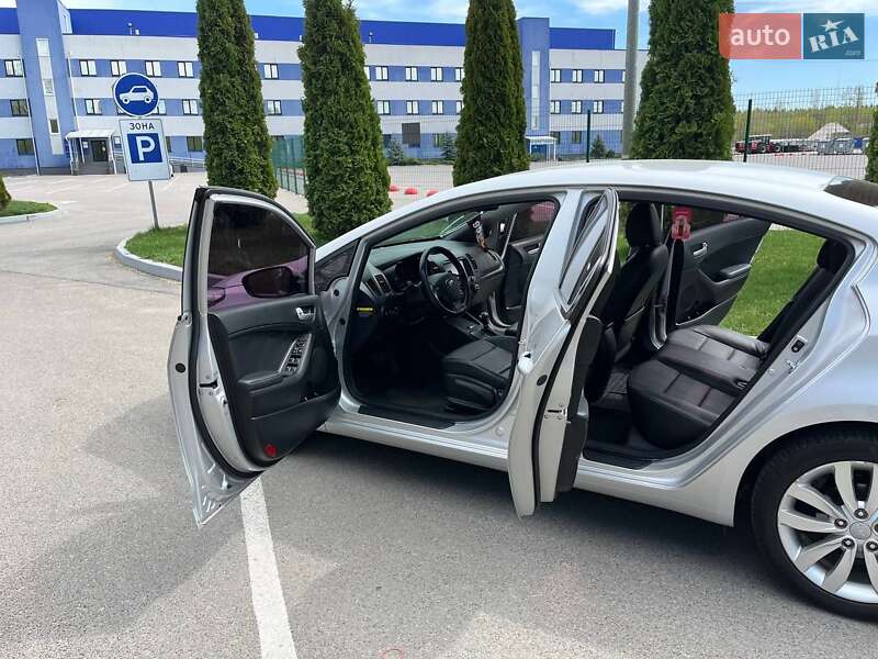 Седан Kia K3 2015 в Киеве