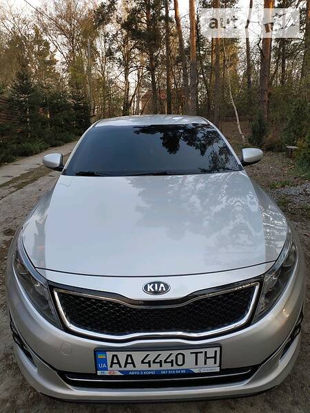 Седан Kia K5 2015 в 