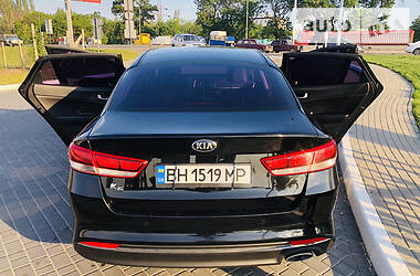 Седан Kia K5 2015 в Одессе