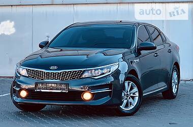 Седан Kia K5 2016 в 