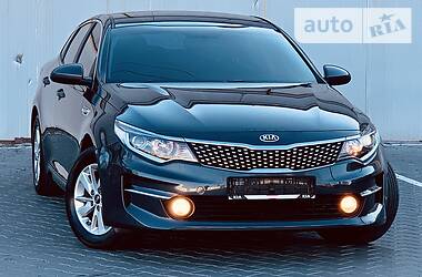 Седан Kia K5 2016 в 