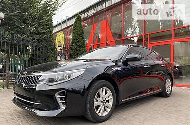 Седан Kia K5 2016 в Одессе