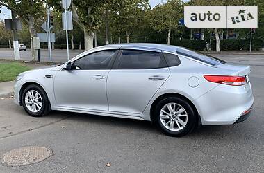 Седан Kia K5 2015 в Одессе