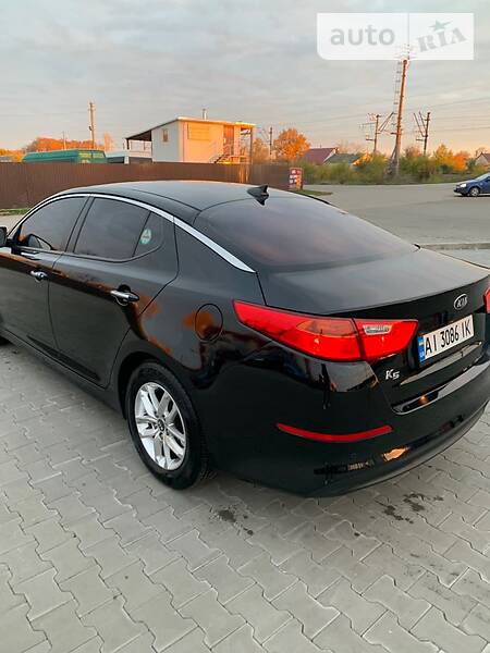 Седан Kia K5 2014 в Барышевке