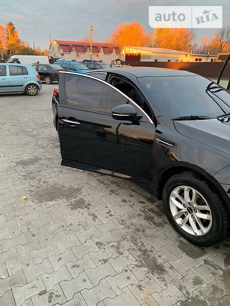 Седан Kia K5 2014 в Барышевке