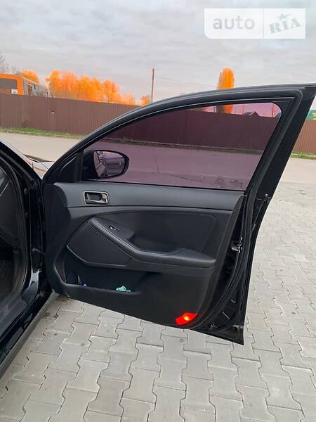 Седан Kia K5 2014 в Барышевке
