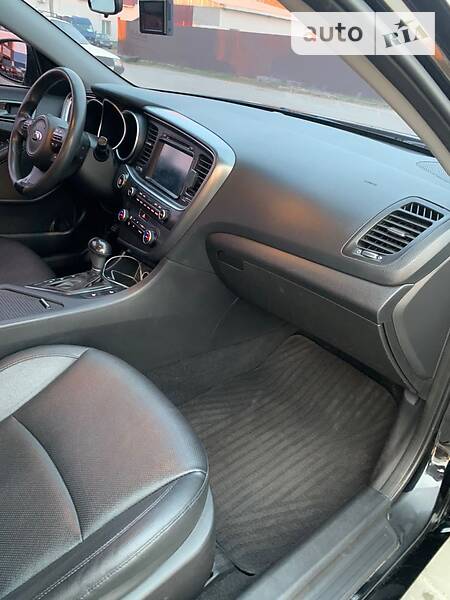 Седан Kia K5 2014 в Барышевке