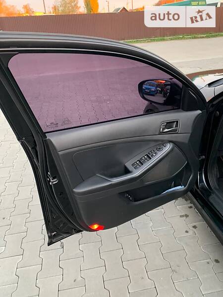 Седан Kia K5 2014 в Барышевке
