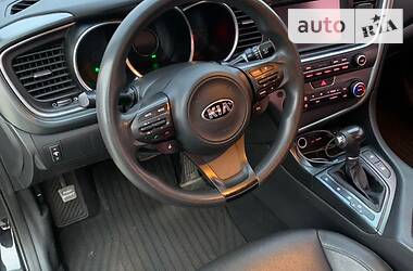 Седан Kia K5 2014 в Барышевке