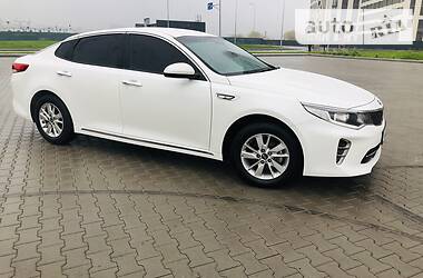 Седан Kia K5 2016 в Киеве