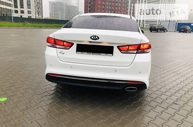 Седан Kia K5 2016 в Киеве