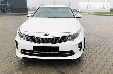 Седан Kia K5 2016 в Киеве