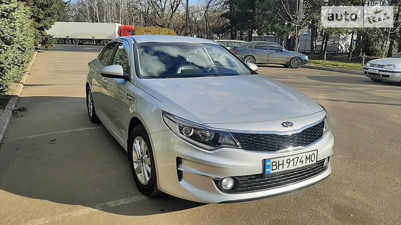 Седан Kia K5 2016 в Одессе