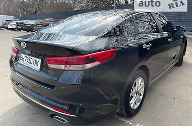 Седан Kia K5 2015 в Одесі