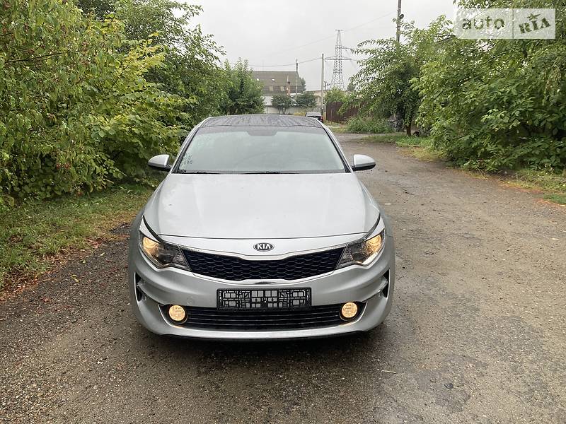 Седан Kia K5 2016 в Киеве