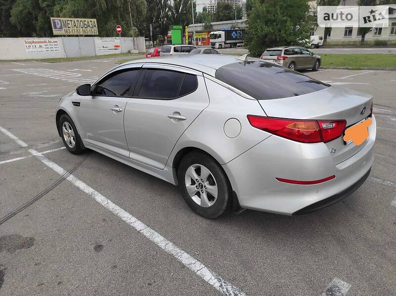 Седан Kia K5 2014 в Киеве