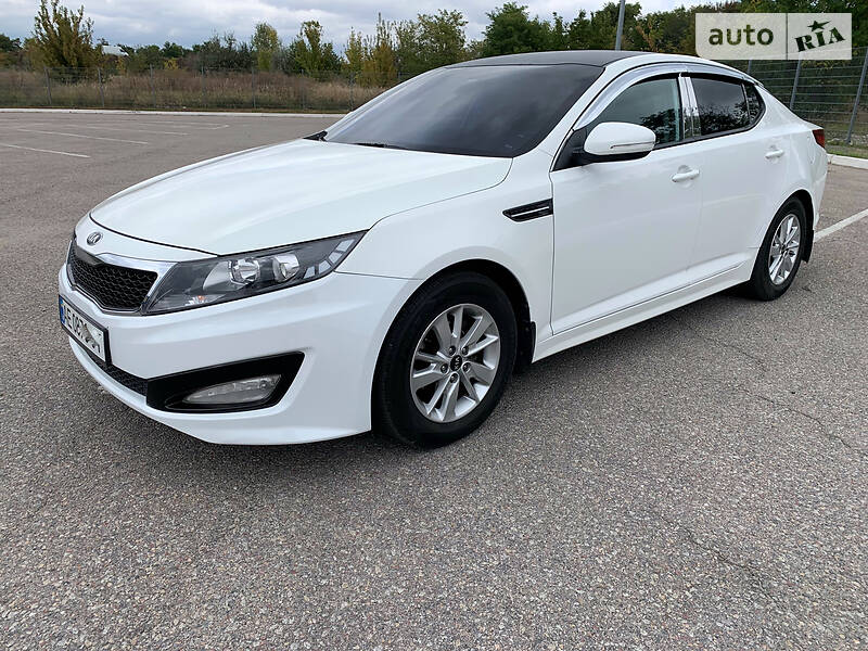 Седан Kia K5 2013 в Днепре