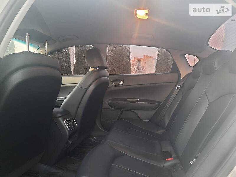 Седан Kia K5 2018 в Ивано-Франковске