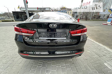 Седан Kia K5 2017 в Одессе