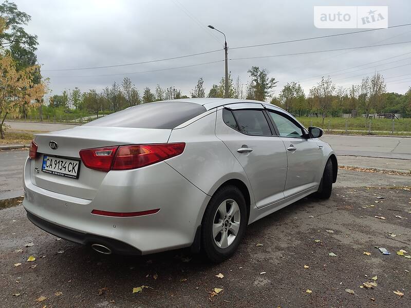 Седан Kia K5 2015 в Києві