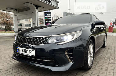 Седан Kia K5 2017 в Киеве