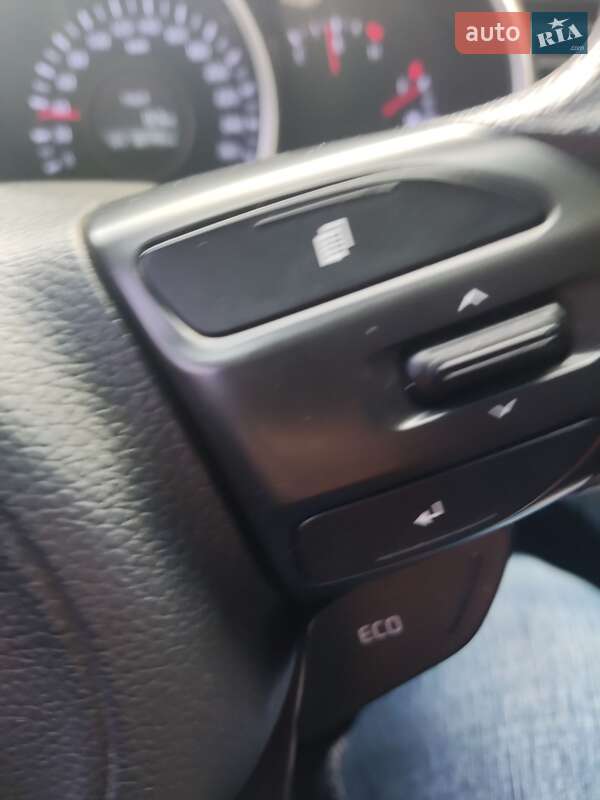 Седан Kia K5 2014 в Киеве