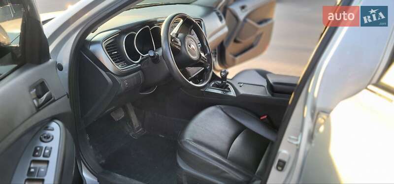 Седан Kia K5 2013 в Сумах