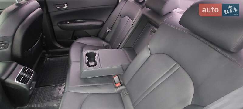 Седан Kia K5 2015 в Барышевке фото 24 Седан Kia K5 2015 в Барышевке