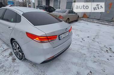 Седан Kia K5 2015 в Барышевке