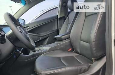 Седан Kia K5 2013 в Кривому Розі