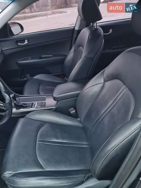 Седан Kia K5 2018 в Харькове