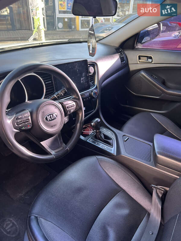 Седан Kia K5 2014 в Киеве