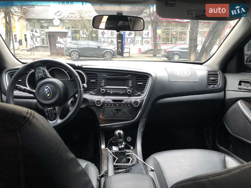 Седан Kia K5 2014 в Кам'янець-Подільському