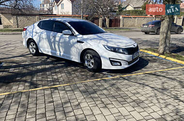 Седан Kia K5 2015 в Одессе