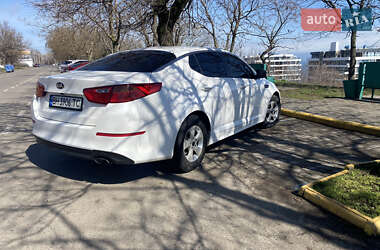 Седан Kia K5 2015 в Одессе