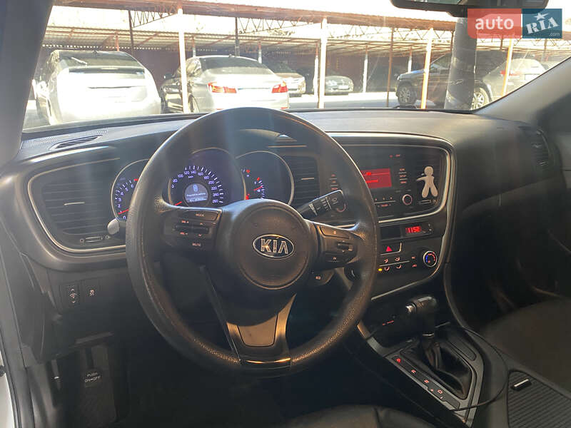 Седан Kia K5 2015 в Одессе