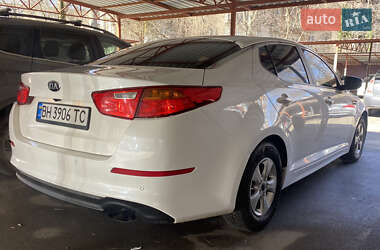Седан Kia K5 2015 в Одессе