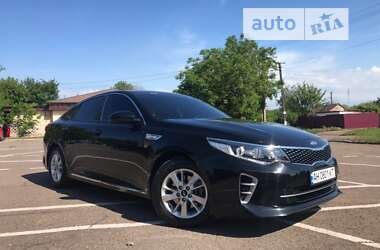 Седан Kia K5 2016 в Ромнах