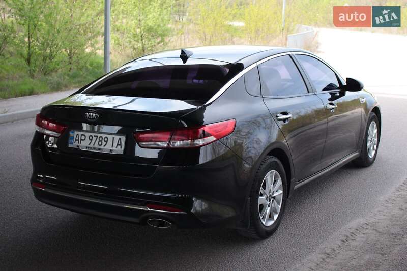 Седан Kia K5 2016 в Запорожье