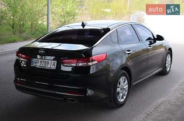 Седан Kia K5 2016 в Запорожье