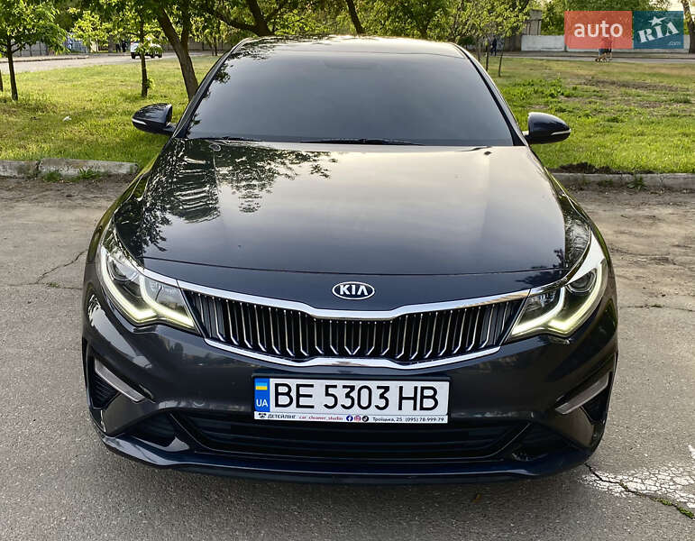 Седан Kia K5 2019 в Николаеве