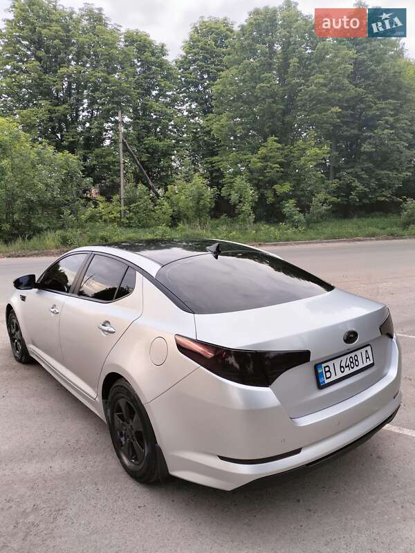 Седан Kia K5 2012 в Полтаве