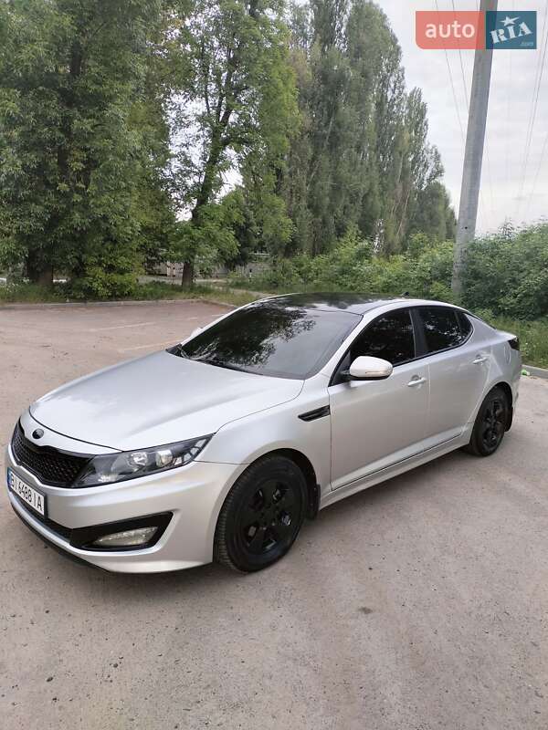 Седан Kia K5 2012 в Полтаве