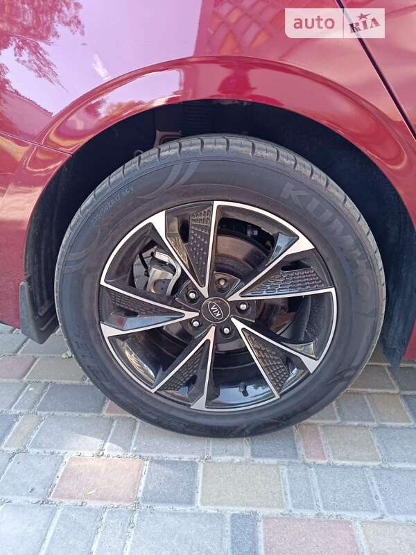 Седан Kia K5 2020 в Киеве