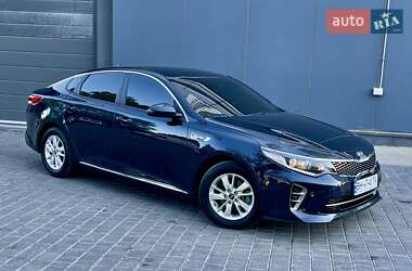 Седан Kia K5 2017 в Одессе