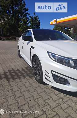 Седан Kia K5 2014 в Ирпене