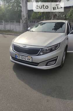 Седан Kia K5 2014 в Днепре