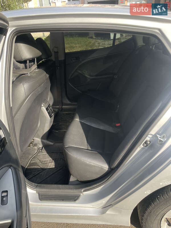 Седан Kia K5 2015 в Києві